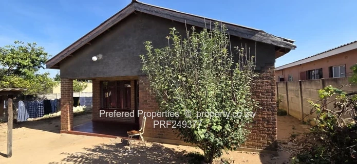 Walled & Gated 3-Bed Home in Marondera - Main En-suite