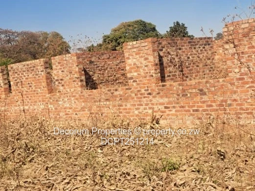 **Glaudina Nenyasha – Incomplete House for Sale | 630m²**