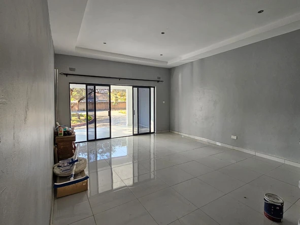 2 Bedroom Flat & Apartment