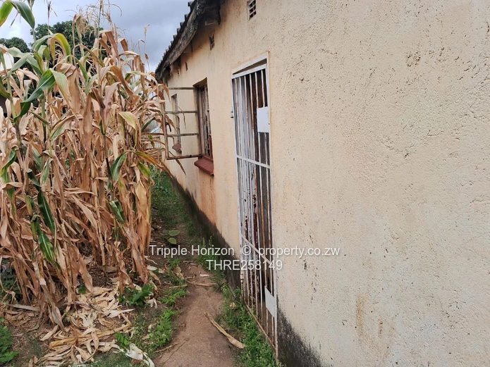 4-Bed Home with Verandah, Gated Yard & Good ZESA