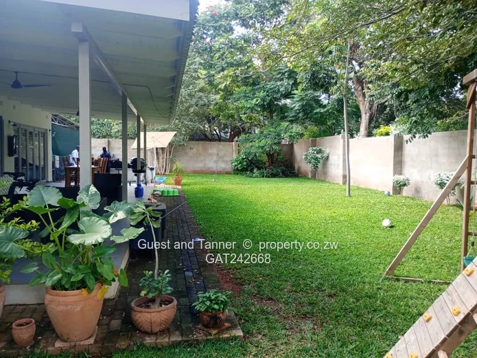 Beautiful Dual-Residence Property on 1,400sqm