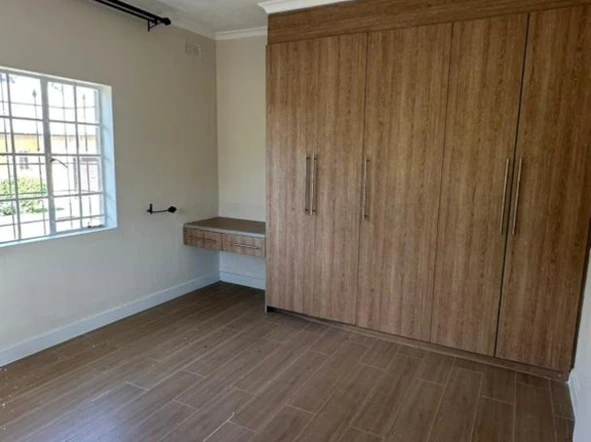 3 Bedroom Flat & Apartment