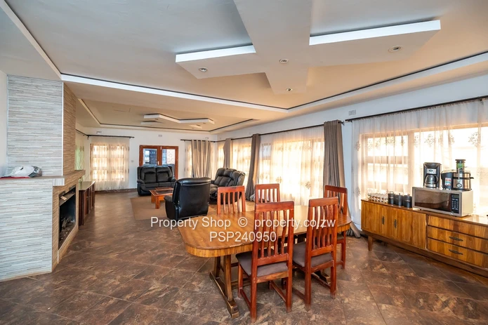 Mansion In A Well Established Surburb