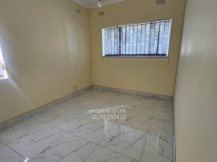 Sunlit Eastlea 4-Bed Home with Borehole & Driveway