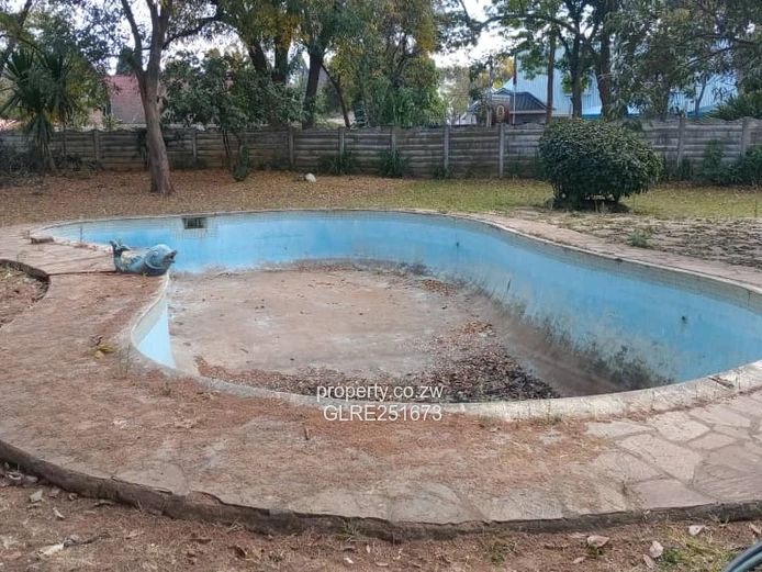 Renovator's 4-Bed Eastlea Home on 1300 m² with Pool & Borehole