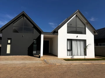 4 Bedroom Garden Flat