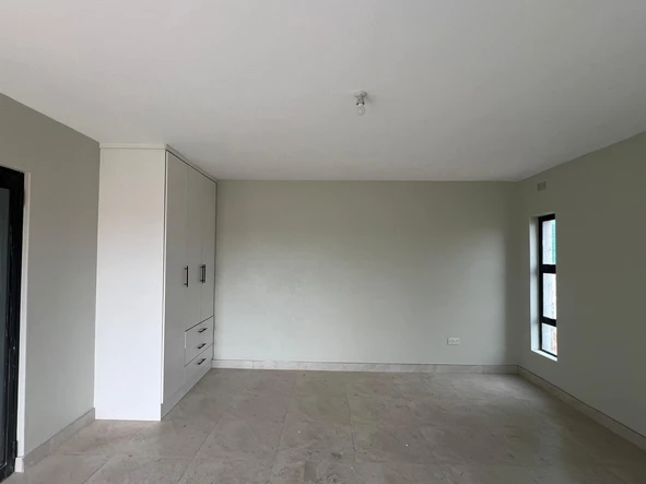 3 Bedroom Flat & Apartment