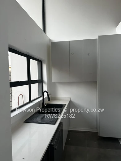 Borrowdale Pomona 3 Beds Clusters for Sale