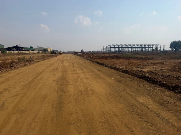 Commercial & Industrial Land