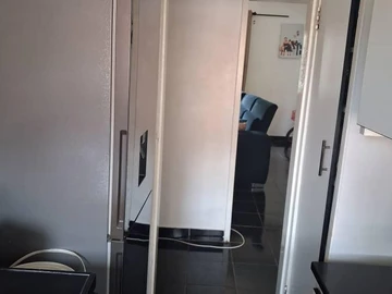 2 Bedroom Flat & Apartment