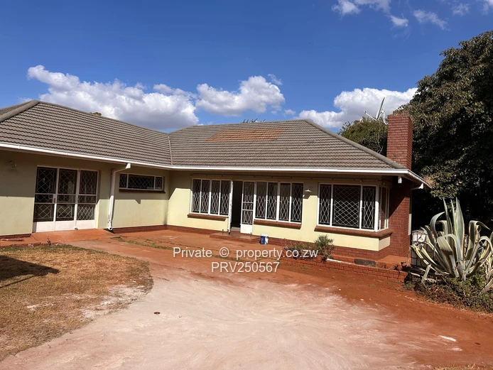 Spacious 4-Bed Greendale House with Fireplace & Garage