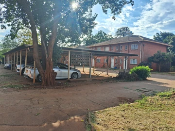 2 Bedroom Flat & Apartment