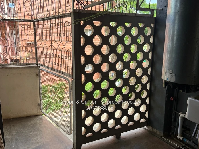 Upper Aves. Elegant 3 Bed. Apart.