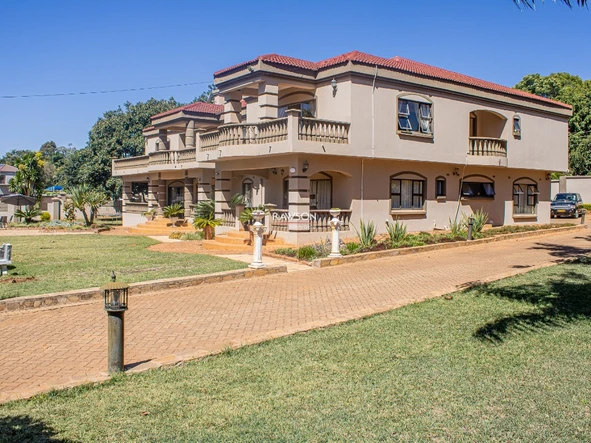 9 Bedroom House