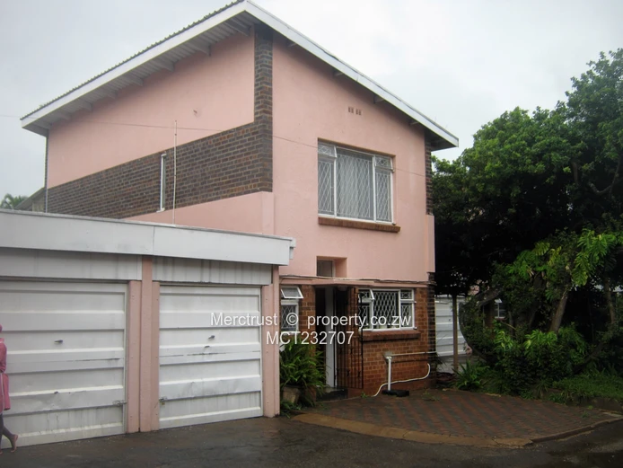 Immaculate duplex garden flat! (Sole Mandate)