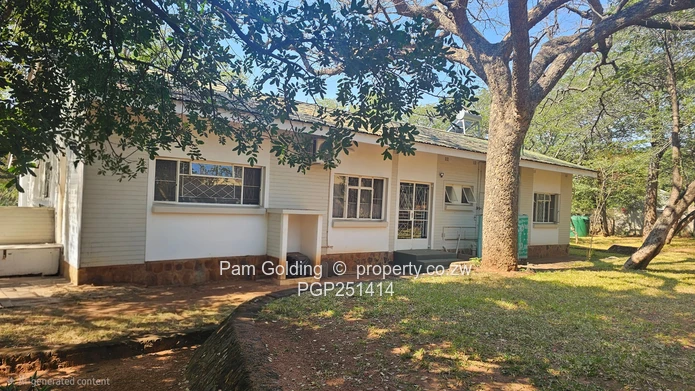 Large Property in the Heart of Residential Victoria Falls (Sole Mandate)