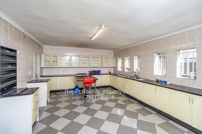 Potential Commercial Property in Great Location