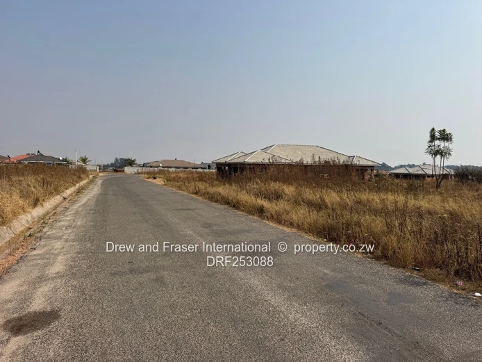 600 m² Stand on Tarred Main Road — Gated Erasmus Park