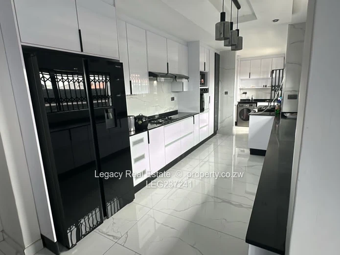 Luxury Family Residence With Solar Backup,Secure and Spacious Home with Borehole – Ruwa