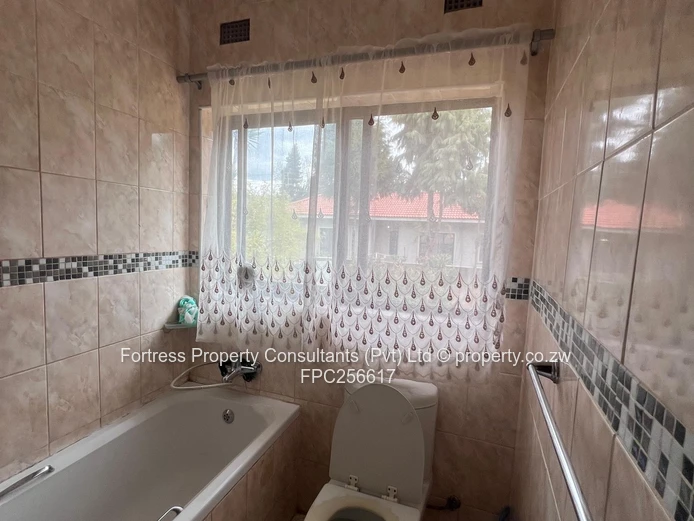 Glen Lorne 5-Bed Home with Borehole & Jacuzzi