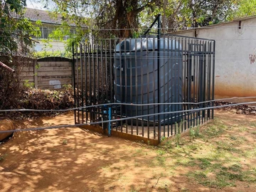 2 Bedroom Flat & Apartment