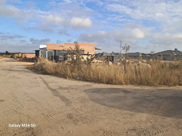 Commercial & Industrial Land