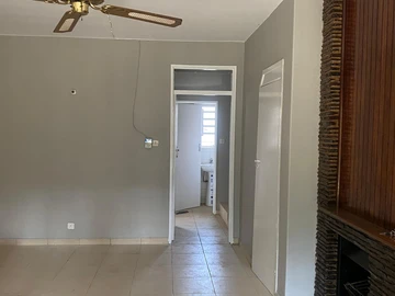 2 Bedroom Flat & Apartment