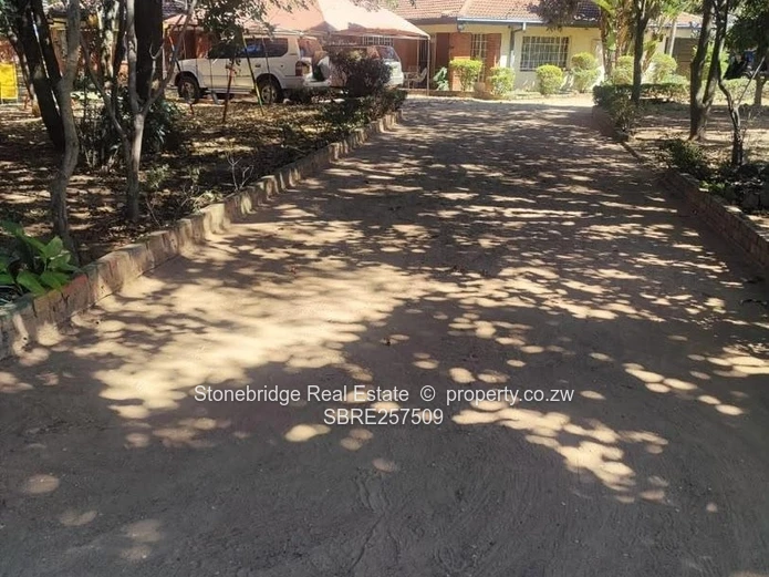 4 Bedroomed House in Zimre Park. Harare For Sale