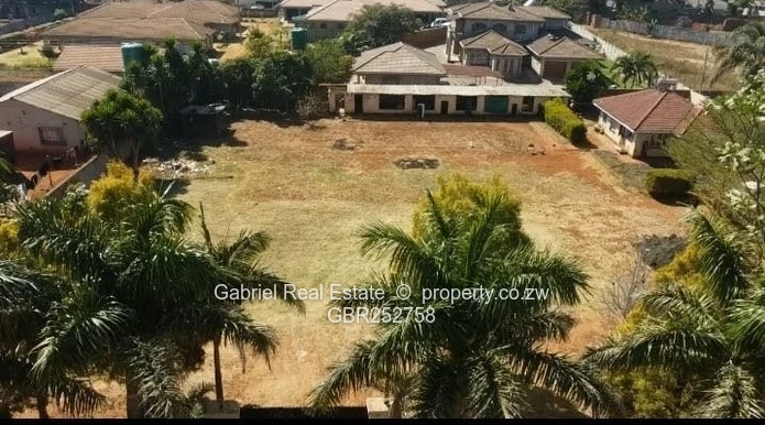 Subdivided residential stand in a built up area with tarred roads, sewer and electricity. (Sole Mandate)
