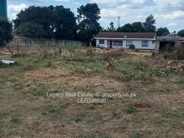 Imposing Marlborough Property With Borehole And Cottage,Large Title Deed Property .
