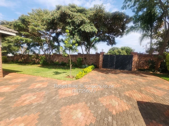 HOUSE TO RENT IN MANDARA - 4 Bedroom Residential House.