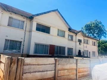 2 bed flat for sale in Avenues 