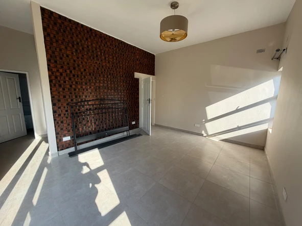 3 Bedroom Flat & Apartment