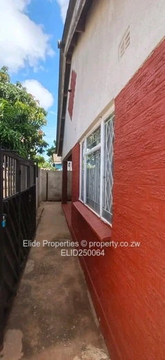 Well-kept 3-Bed Kuwadzana Home - Verandah & Walled
