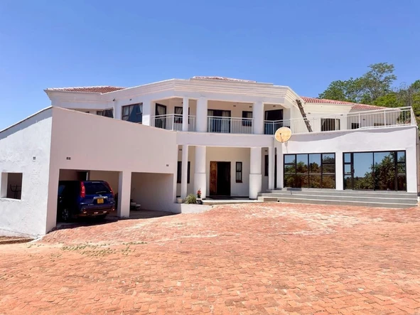 6 Bedroom House