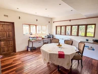 6 Bedroom House