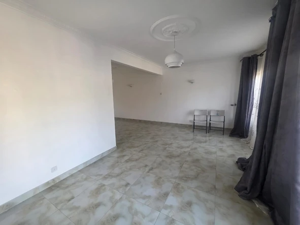 2 Bedroom Flat & Apartment