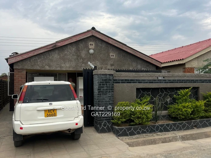 4 bed house to rent