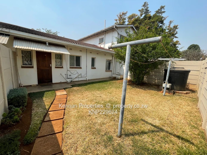 Neat Garden Flat In Quiet Complex