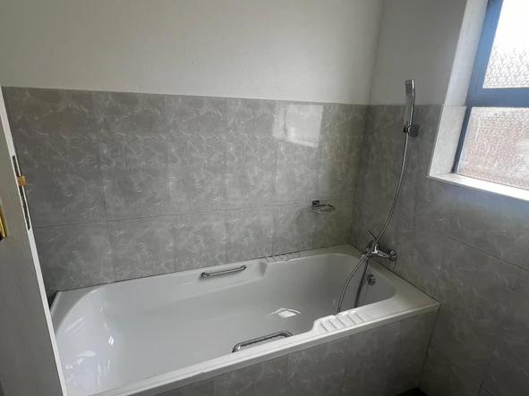 3 Bedroom Flat & Apartment