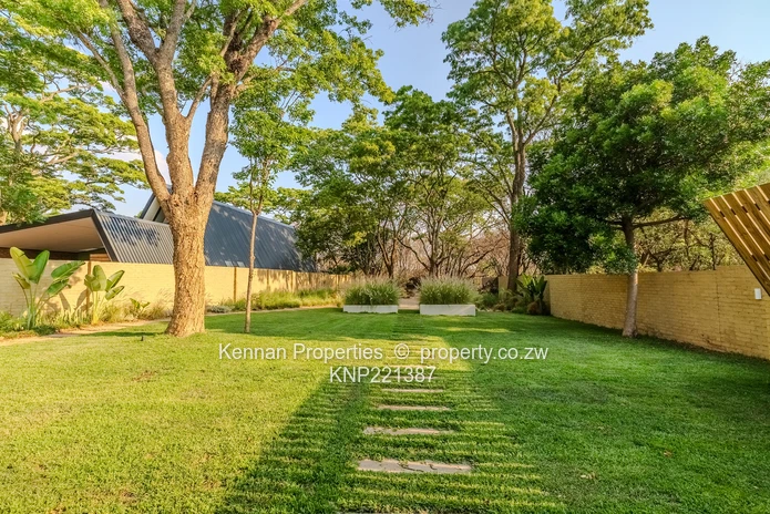 High End Townhouse In The Heart Of The Golden Triangle