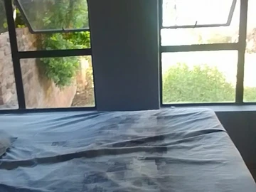 2 Bedroom Flat & Apartment