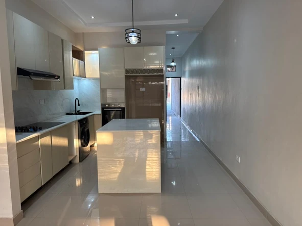 3 Bedroom Flat & Apartment