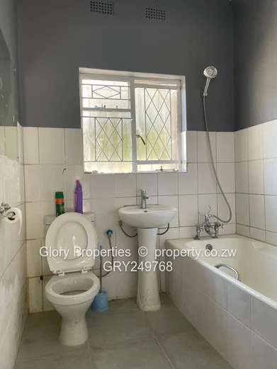 Chadcombe Flat To Let  (Sole Mandate)