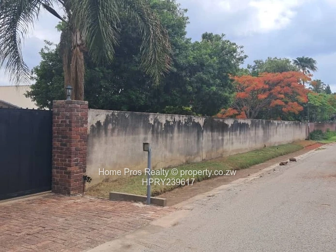 Spacious 4BR Emerald Hill Home on 2030m² — Borehole