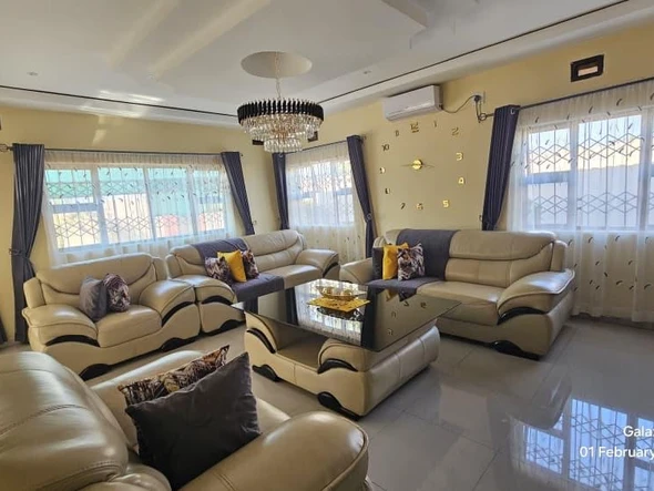 5 Bedroom House