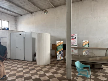 Simon Mazorodze shop to let