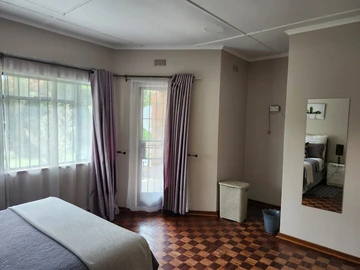 2 Bedroom Garden Flat