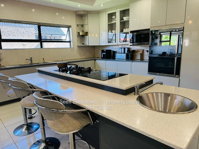 Elegant 5bed home for sale in Sandton Park