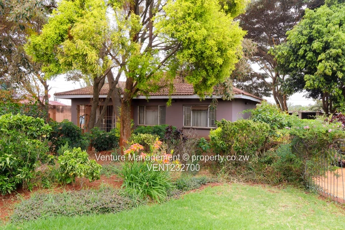 Immaculate 6 Bedroom Mansion with Cottage, Pool & Solar!